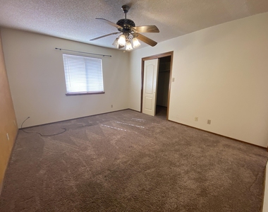 12076 Meadow Gate Drive - Photo Thumbnail 11