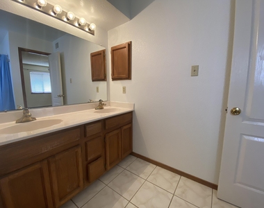12076 Meadow Gate Drive - Photo Thumbnail 13