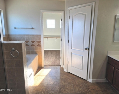 14437 Navajo Point Drive - Photo Thumbnail 13