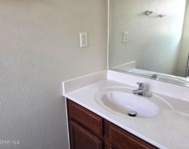 14437 Navajo Point Drive - Photo Thumbnail 21