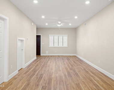 6305 Palo Verde Place - Photo Thumbnail 7