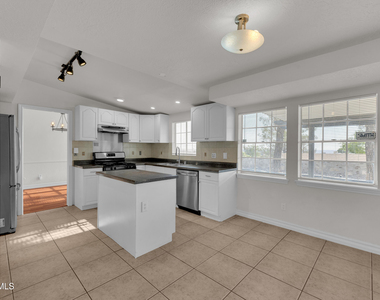 6637 Mariposa Drive - Photo Thumbnail 15