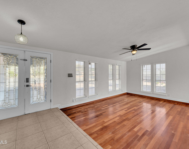 6637 Mariposa Drive - Photo Thumbnail 8