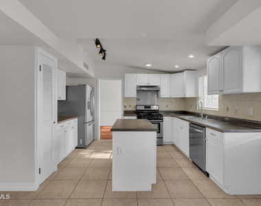 6637 Mariposa Drive - Photo Thumbnail 16