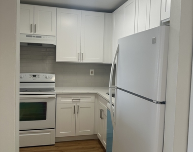 47 Sumner Street - Photo Thumbnail 1