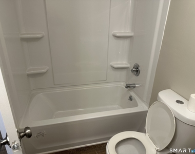 47 Sumner Street - Photo Thumbnail 10
