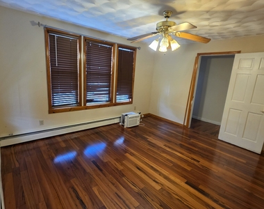 664 Main Street - Photo Thumbnail 11