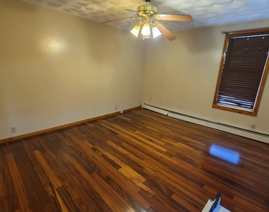 664 Main Street - Photo Thumbnail 10