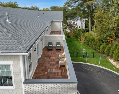 340 Heights Road - Photo Thumbnail 16