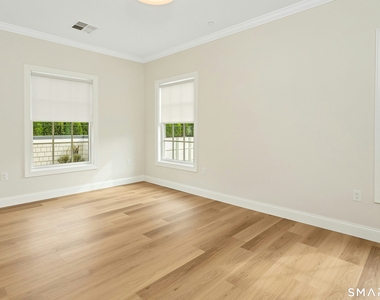 340 Heights Road - Photo Thumbnail 10
