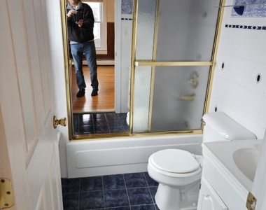 44-46 Hoyt Street - Photo Thumbnail 2