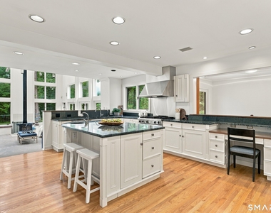 200 Deer Lane - Photo Thumbnail 9