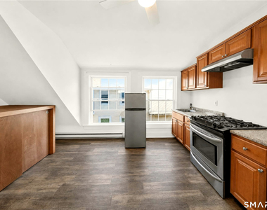 42-46 Hanford Avenue - Photo Thumbnail 3