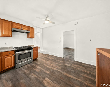 42-46 Hanford Avenue - Photo Thumbnail 4