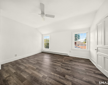 42-46 Hanford Avenue - Photo Thumbnail 12