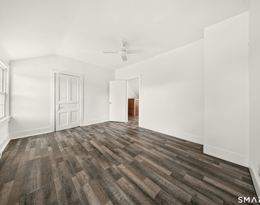 42-46 Hanford Avenue - Photo Thumbnail 10