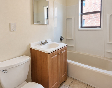 241 Laurel Street - Photo Thumbnail 5