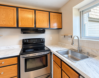 12 Carillon Drive - Photo Thumbnail 4