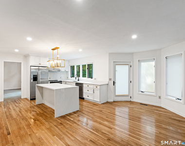 8 Sierra Way - Photo Thumbnail 4