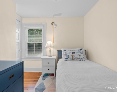 136 Whitman Avenue - Photo Thumbnail 12