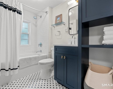 136 Whitman Avenue - Photo Thumbnail 18