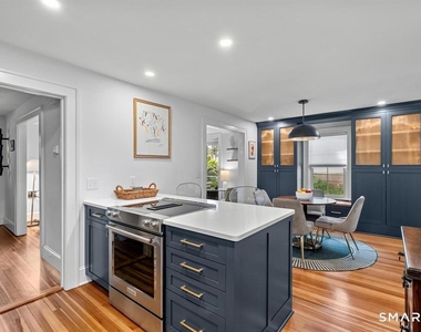 136 Whitman Avenue - Photo Thumbnail 6