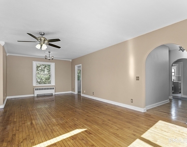 23 Frank Street - Photo Thumbnail 6