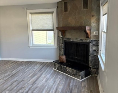 114 White Oak Avenue - Photo Thumbnail 3
