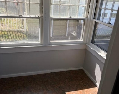 114 White Oak Avenue - Photo Thumbnail 5