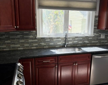 114 White Oak Avenue - Photo Thumbnail 4
