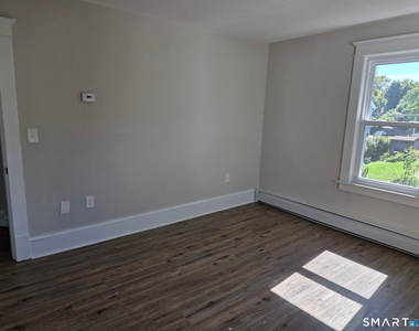 82 Windsor Street - Photo Thumbnail 7