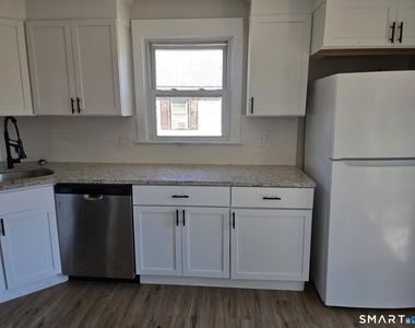 82 Windsor Street - Photo Thumbnail 6