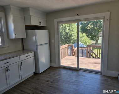 82 Windsor Street - Photo Thumbnail 3