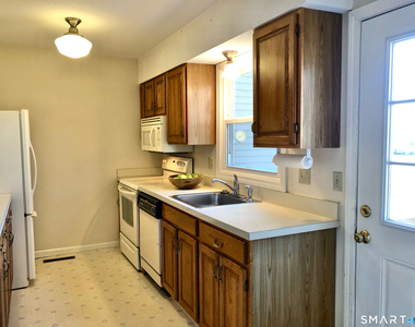 409 Georgetown Drive - Photo Thumbnail 4