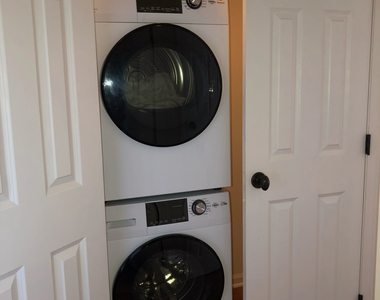 409 Georgetown Drive - Photo Thumbnail 7