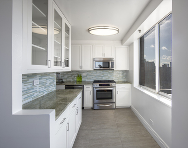 West End Avenue  West 80th St. - Photo Thumbnail 4