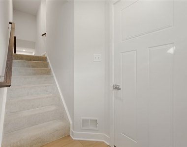 6003 Lampl Ln - Photo Thumbnail 5