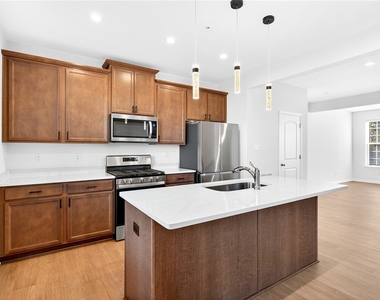 600 Dana Dr - Photo Thumbnail 11