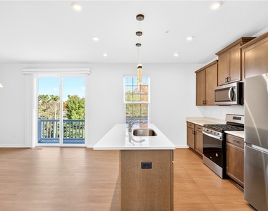 600 Dana Dr - Photo Thumbnail 8