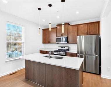 600 Dana Dr - Photo Thumbnail 10
