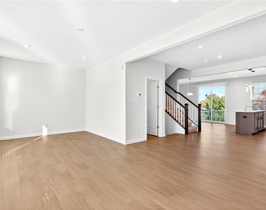 600 Dana Dr - Photo Thumbnail 4