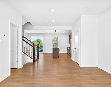 600 Dana Dr - Photo Thumbnail 6