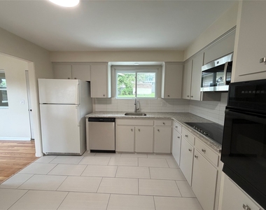 508 Verna Drive - Photo Thumbnail 6