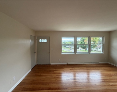 508 Verna Drive - Photo Thumbnail 2
