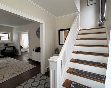 124 Curtis Place - Photo Thumbnail 3