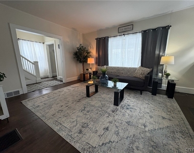 124 Curtis Place - Photo Thumbnail 7