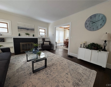 124 Curtis Place - Photo Thumbnail 5