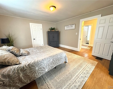 124 Curtis Place - Photo Thumbnail 18