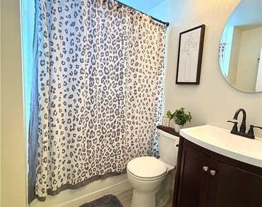 124 Curtis Place - Photo Thumbnail 24