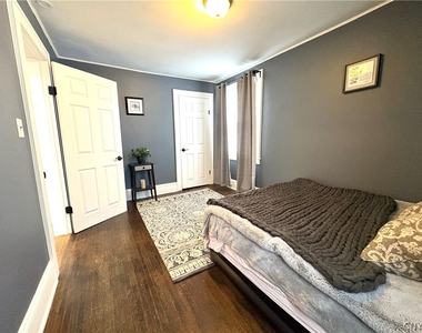124 Curtis Place - Photo Thumbnail 20